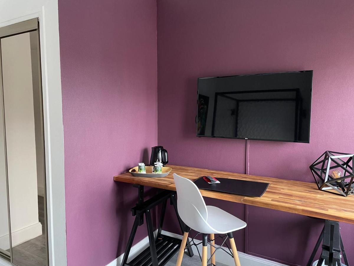 Contact Le Provence Hotel