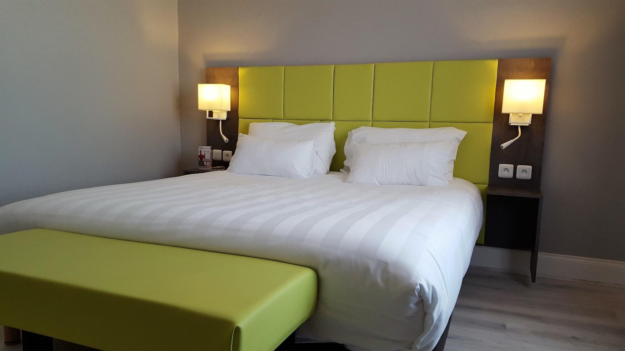 Contact Le Provence Hotel Agen