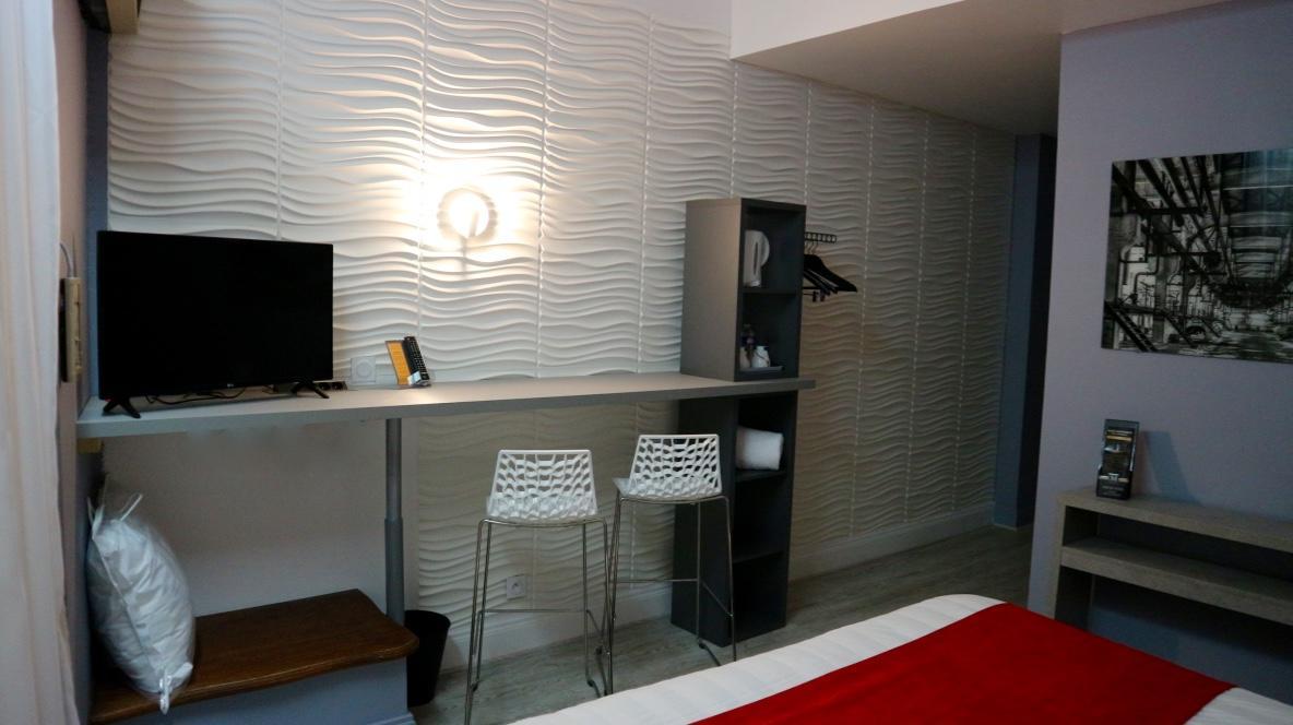 Contact Le Provence Hotel 3*