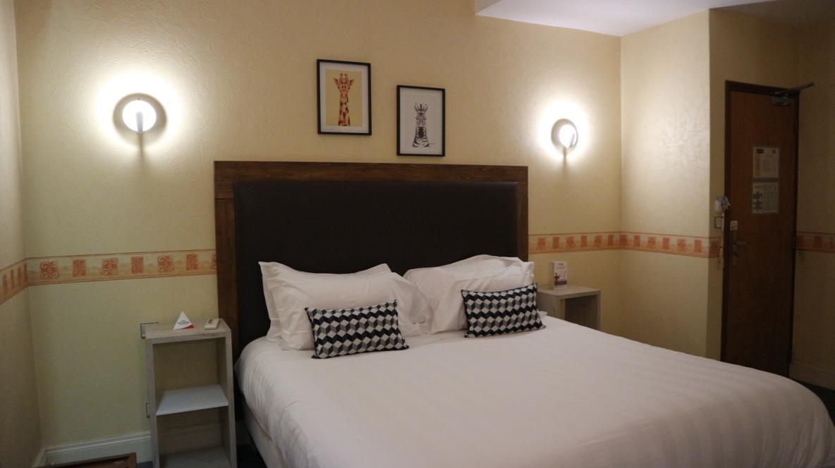 Contact Le Provence Hotel 3*